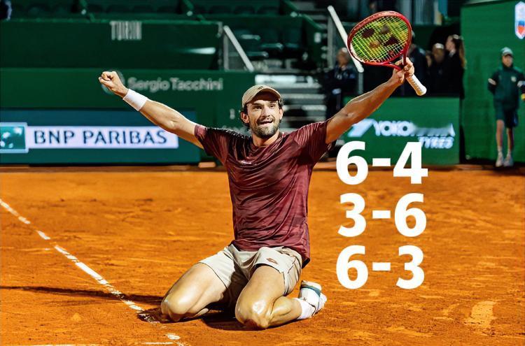 惊喜继续🔥
瓦舍罗晋级半决赛！！
网友：他终于走到阿卡面前….
2025上海大