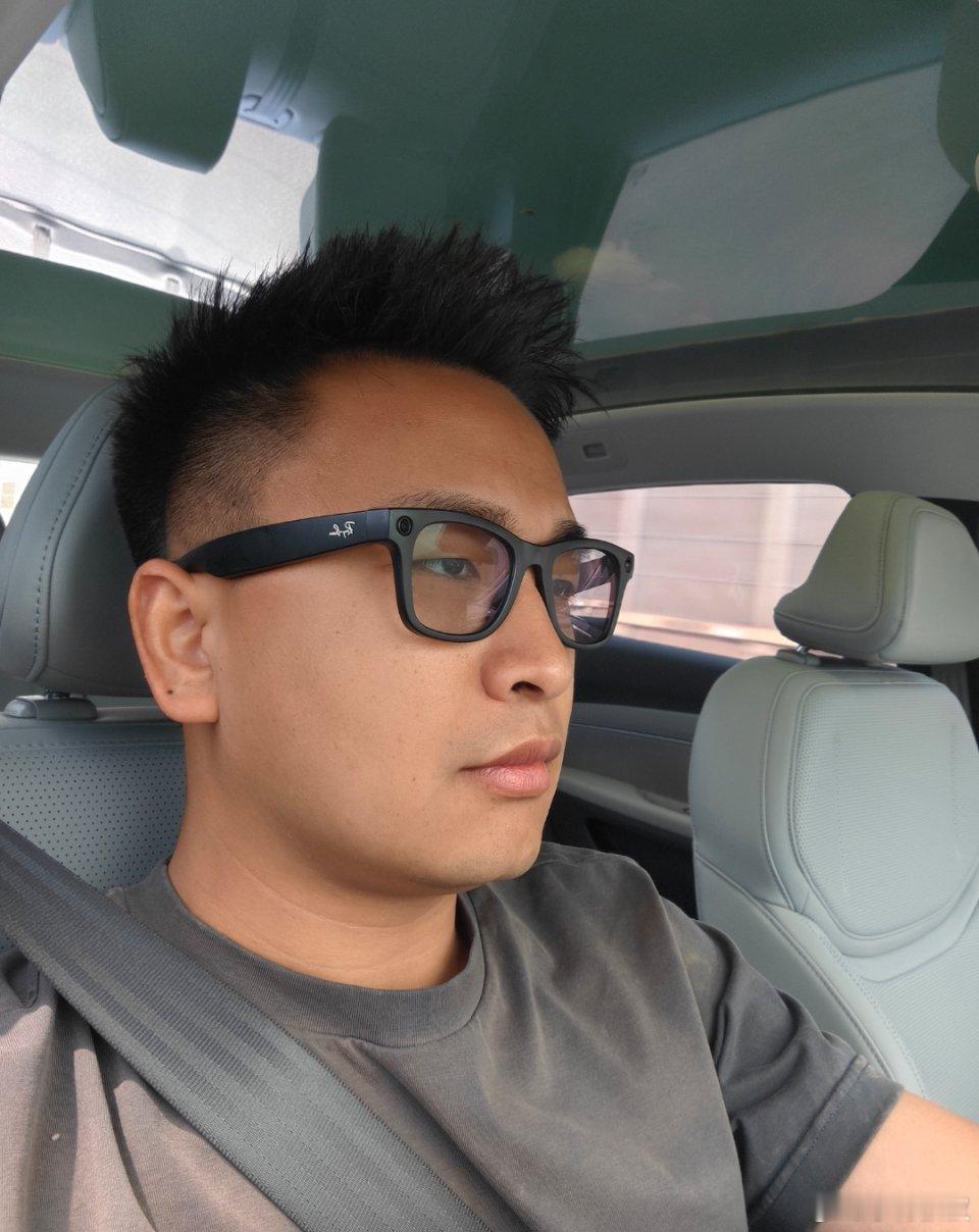 昨天顶着大太阳又拍了个车，感觉再黑了一度…[苦涩] ​​​