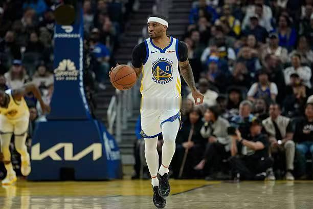 勇士本赛季的战绩虽然算不上特别出色，但是好歹也算是马马虎虎的水平，至少也是勉强够