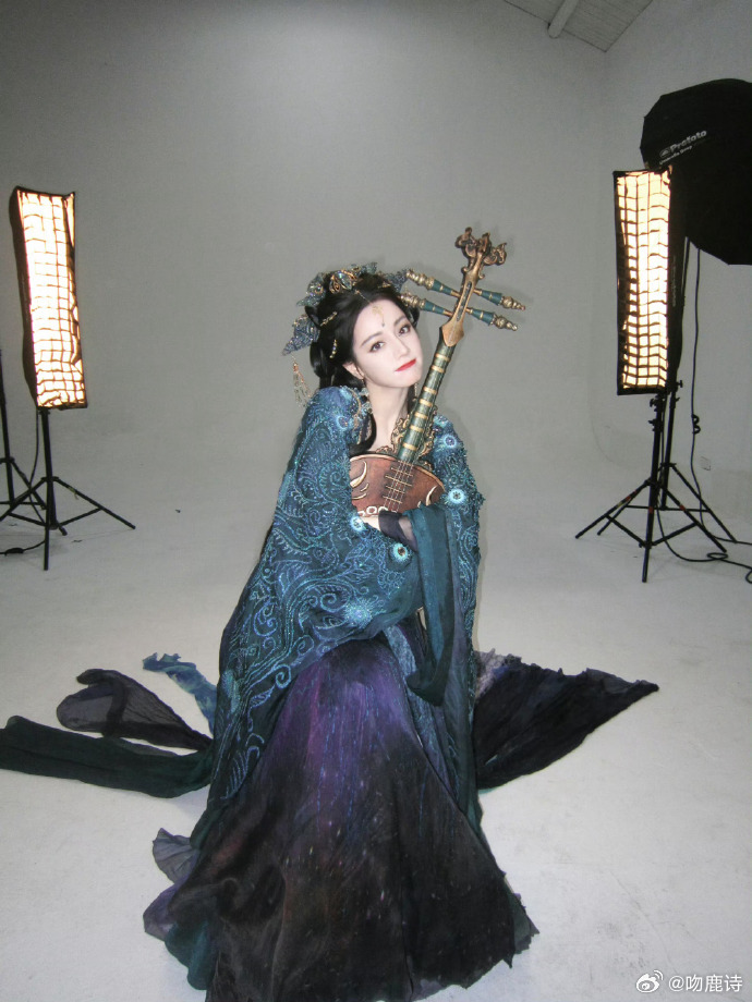 迪丽热巴蛊系美人迪丽热巴贺思慕蛊商极高真的被迪丽热巴的贺思慕蛊晕了！这个角色的神