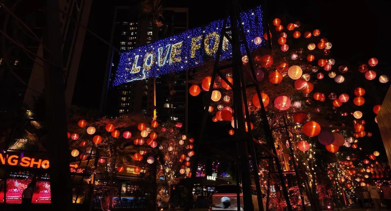 广州四海城｜新灯笼夜景太出片✨ 四海城又换新景啦，在广州就能邂逅浪漫夜色广州 旅