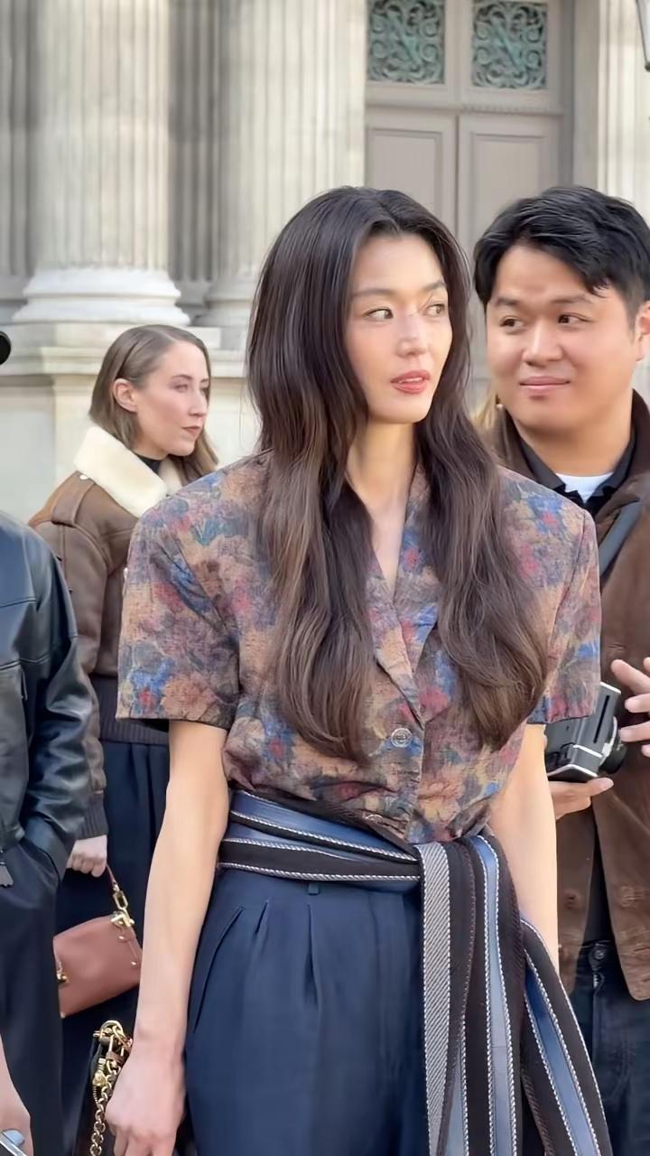 这是哪位美女？还记得？她演的哪一个角色让你忘不了？