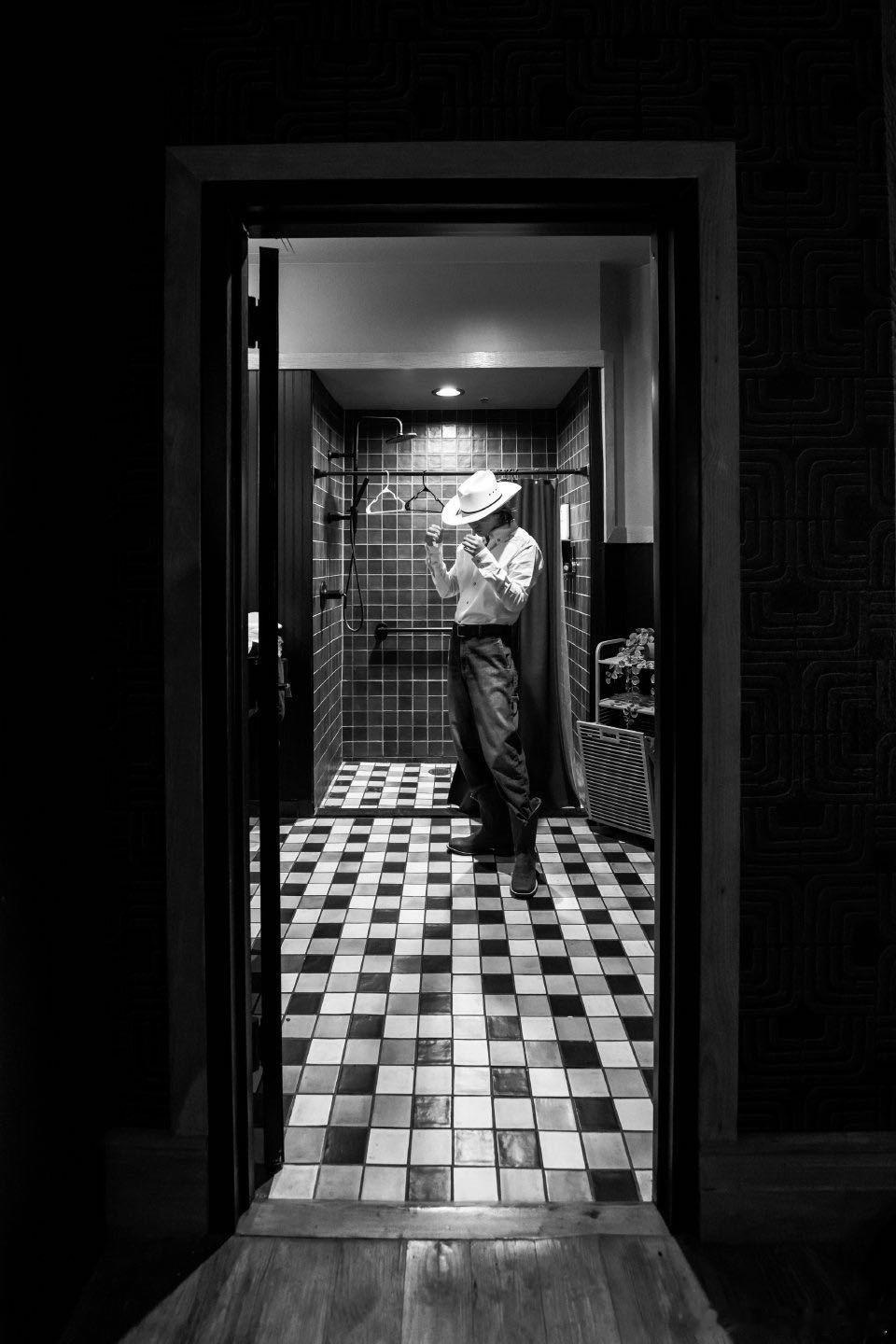 蔡徐坤早知道耳返烂在耳朵里蔡徐坤秋衣塞裤子里也能很性感 蔡徐坤被粉丝喊daddy