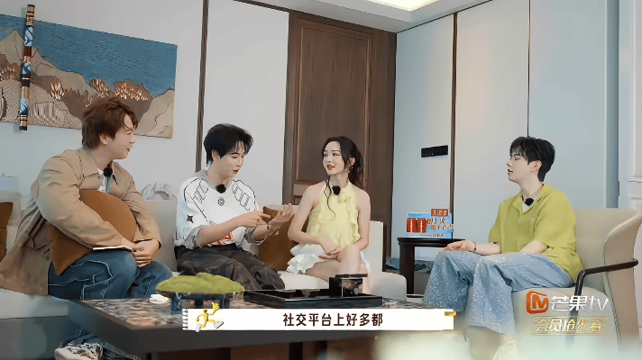 芒果艺人的偶像都是何炅我觉得不是芒果艺人的偶像是何老师，难道不是全国人民的偶像都