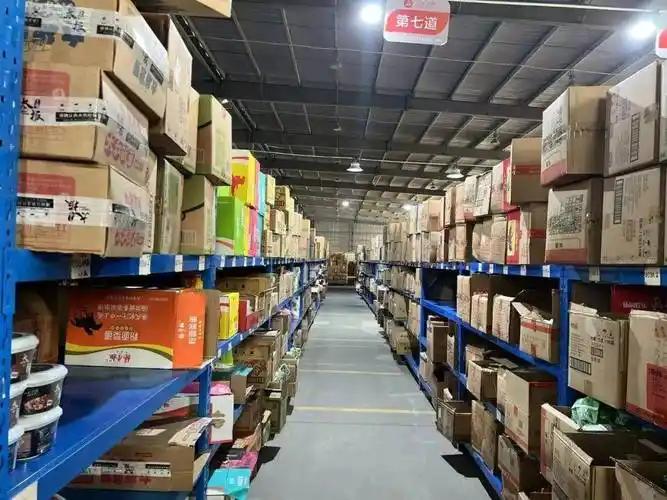 走访终端乡镇市场，零售店老板对他们合作的上游供货商，经常更换品牌，是比较反对的。