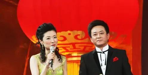 告诉你一个残忍的真相：我们给所有大人物排座次，方法出奇一致。
名字谁前谁后，从来