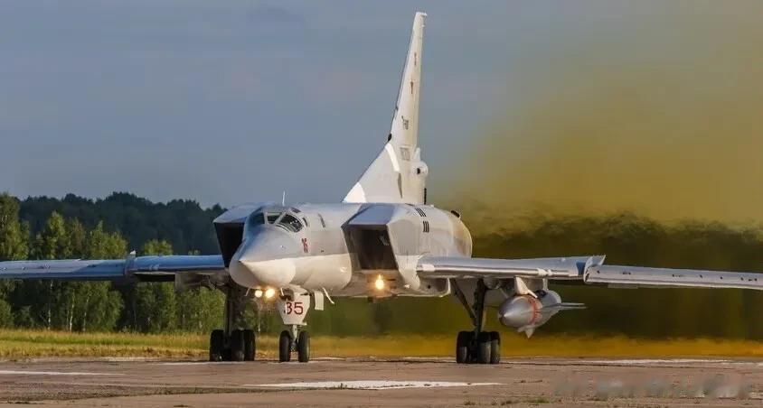 Tu-22M3战略轰炸机值多少钱？有人说至少上千万美刀甚至上亿，但也有好事者估算