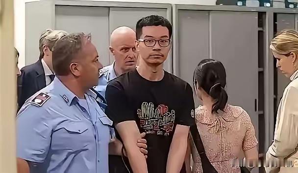 这事儿已经板上钉钉，徐泽伟被引渡到美国，谁都拦不住。可话说回来，真正能捞他出来的