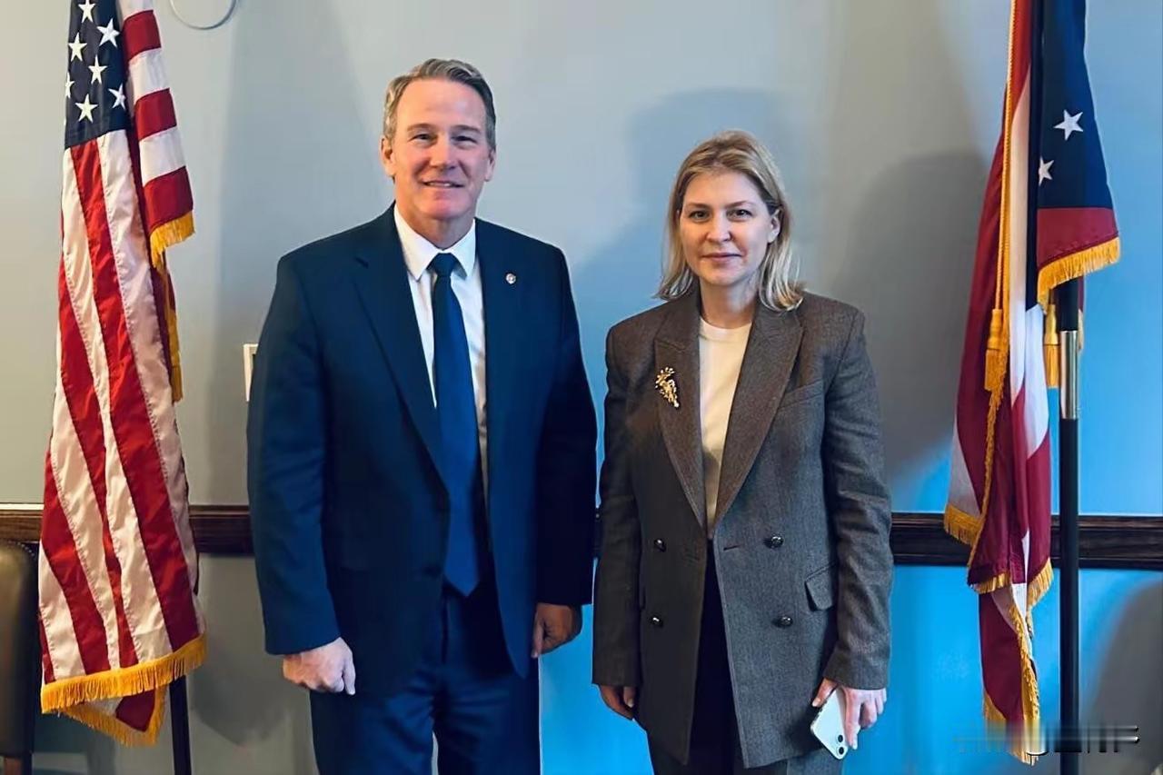 美国疯了！拿美元霸权绑架全球：买俄油就踢你出金融体系，这是要逼全世界选边站？
 