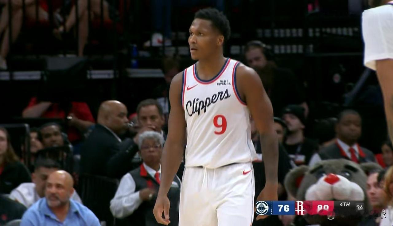 快船真是赚大发了！在今天快船客场以95：102输给火箭的比赛中，虽然新援马瑟林的