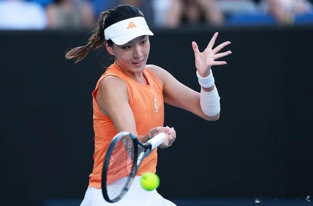 3连胜创历史！中国莎娃王欣瑜首进澳网16强 即时排名飙升至33位王欣瑜vs诺斯科