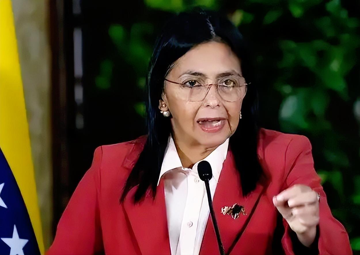 这就“怂”了？委内瑞拉出了个大新闻，代总统罗德里格斯对着全世界说想和美国好好相处