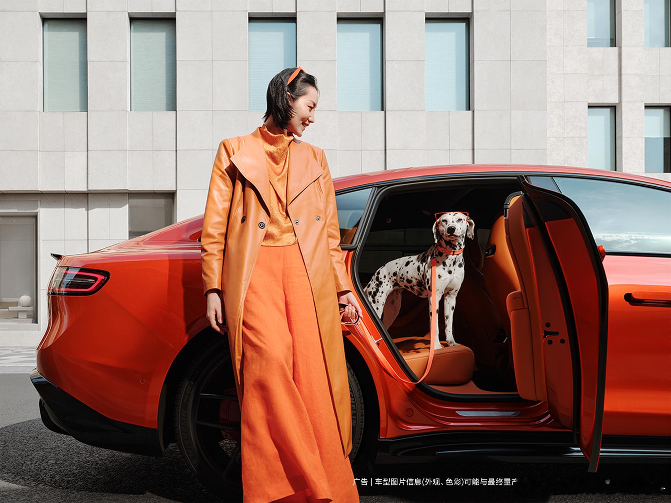 溜背轿跑高颜值、大空间和双零重力座椅等舒适配置加持的智界R7又有大动作啦，尹同跃