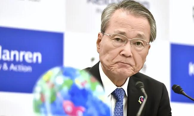 日本经联会长要中国取消制裁，在记者会上气到面目狰狞：极其遗憾必须撤销！

7 月