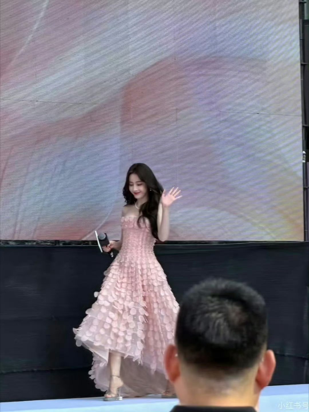 迪丽热巴 水蜜桃成精了好美吧 
