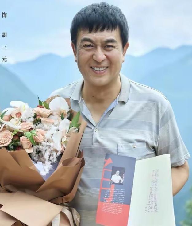 张嘉译说：“这些年跟我搭戏的女演员很多，但是我最怕的就是秦海璐。”


张嘉译口