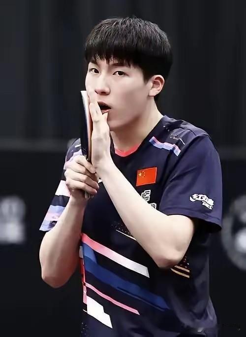 现在国乒开始让大量有潜力的年轻运动员参加wtt商业赛事，把wtt当成挖掘年轻培养