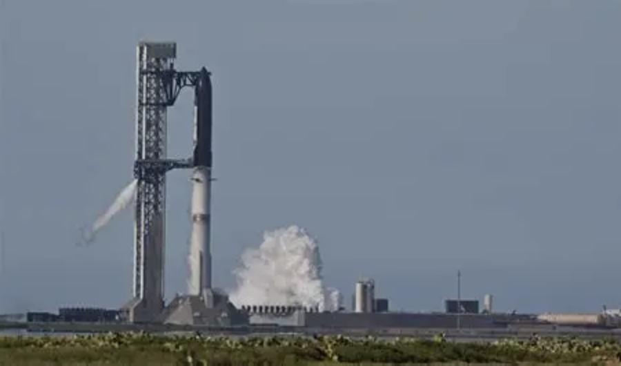 7月17日消息，SpaceX 在美国得克萨斯州南部发射基地启动升级版星舰火箭系统