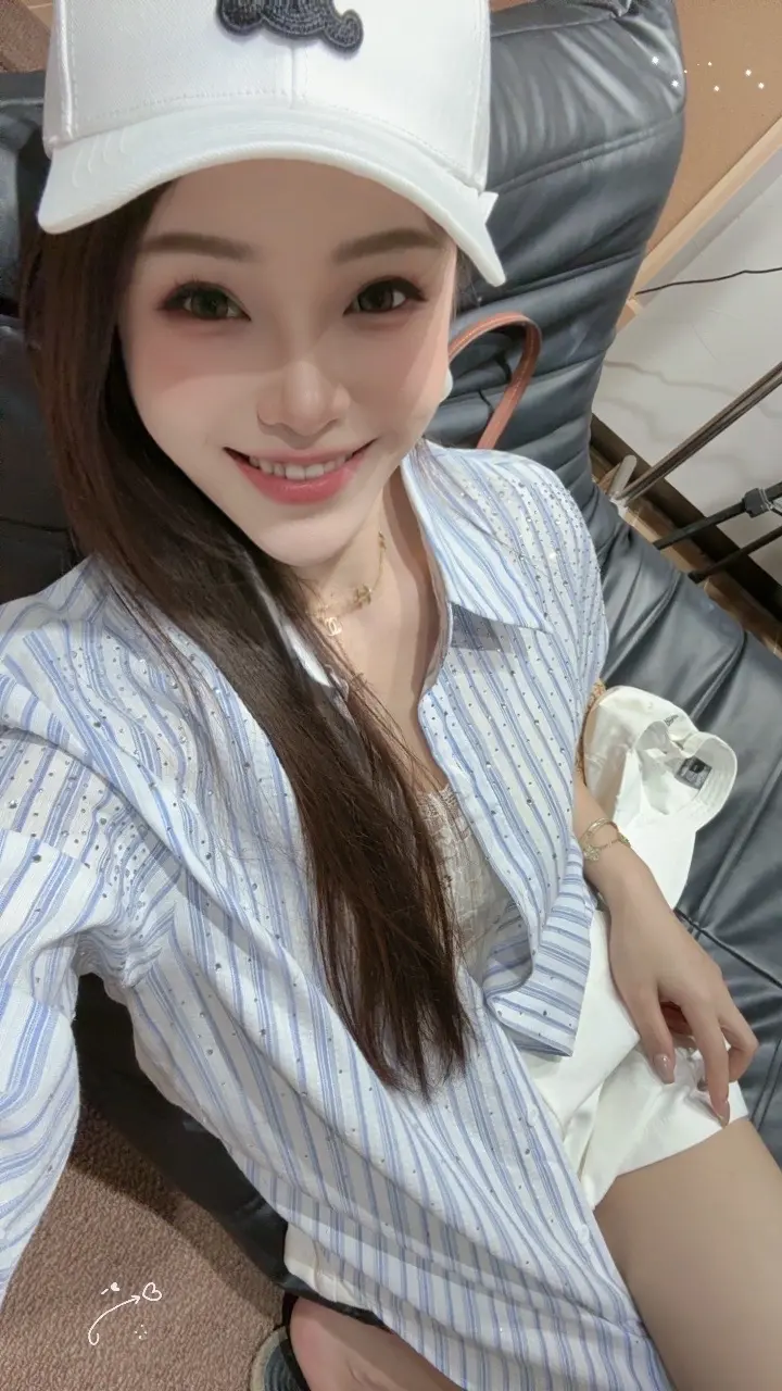 愿三月的风吹散烦恼，吹来幸运。