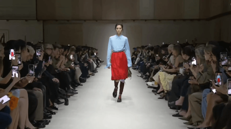 刘雯  Prada F/W 2026  米兰时装周开走，本季第一场，共计四套lo