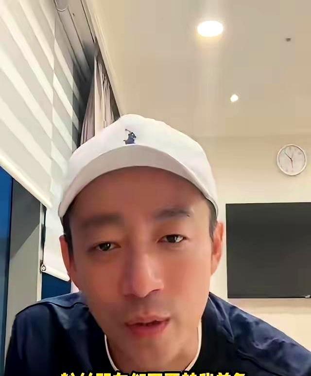 宁愿溺死在温水，也不吃母亲喂的粗粮。
 
汪小菲在镜头前急于切割，抱怨母亲博流量