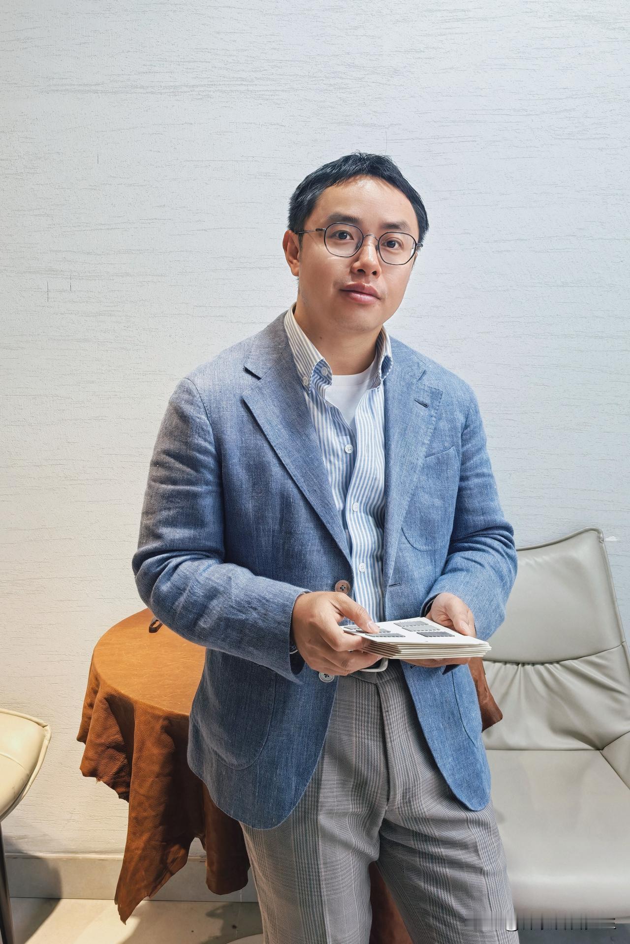 我把这张照片发给豆包，让它点评一下。下面是它的点评[偷笑][偷笑][偷笑]
🌟