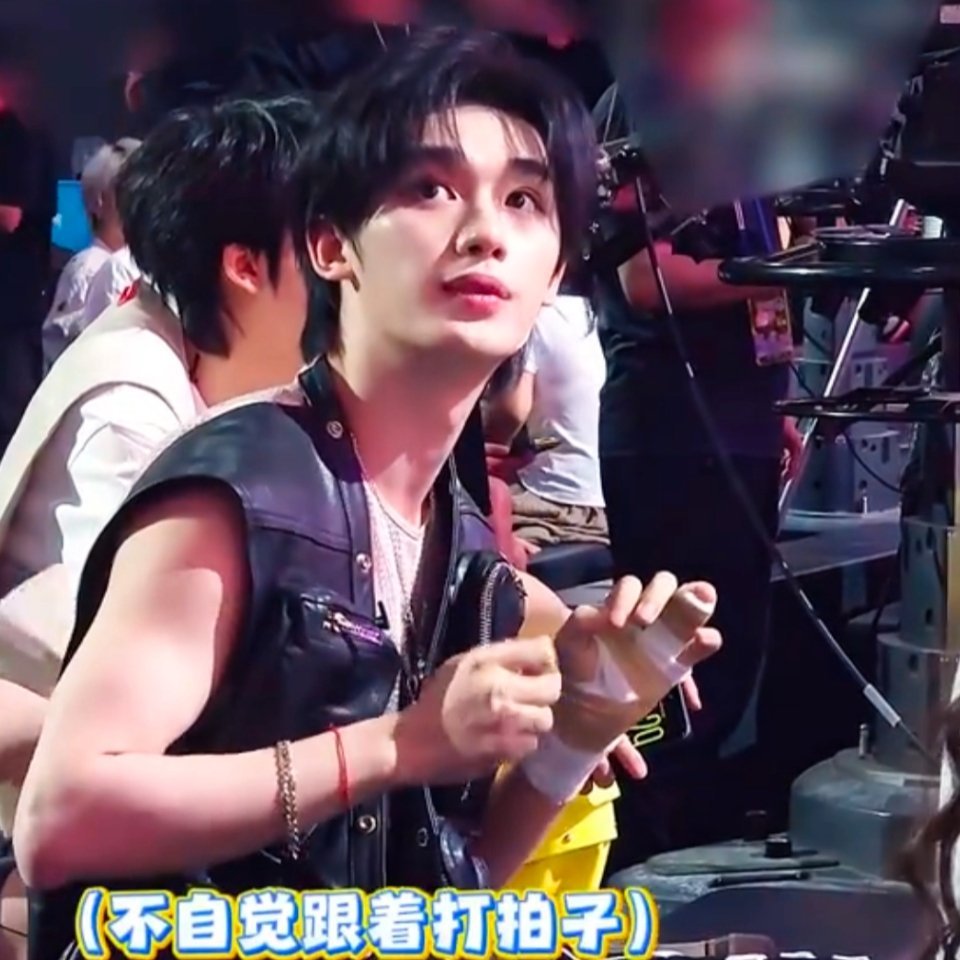 好心疼你的肌肉啊 快让我摸摸 