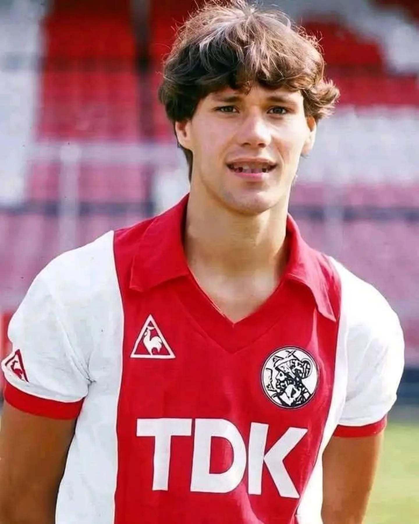 【老照片】 荷甲 A young Marco van Basten for Aj