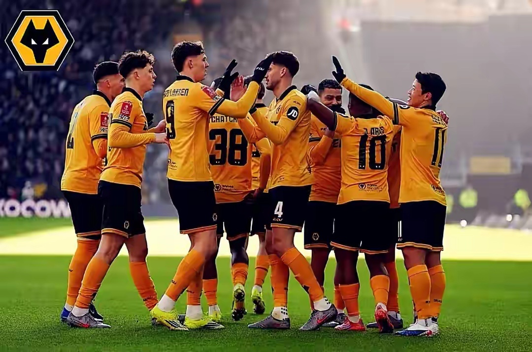 英超第29轮，狼队2-1绝杀利物浦，延续了近期的良好状态。尽管目前积16分仍处于