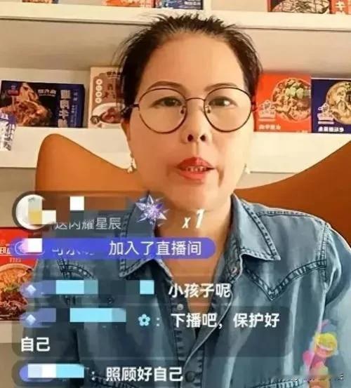 大S为了阻止汪小菲报警，威胁举报小杨阿姨非法务工，汪小菲不得不放弃报警，马上办理