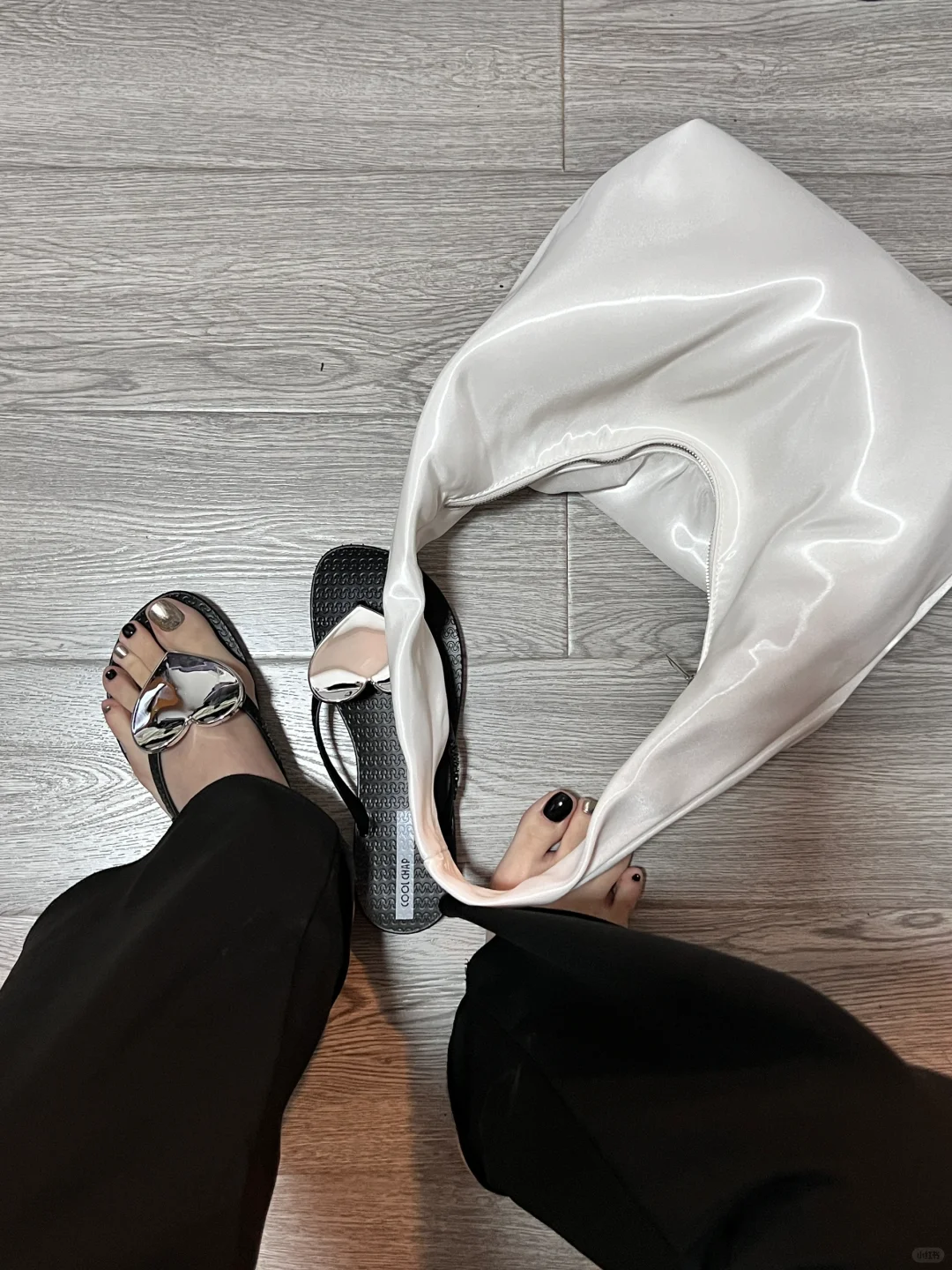 Cos新款镭射包白到发光高级感拉满