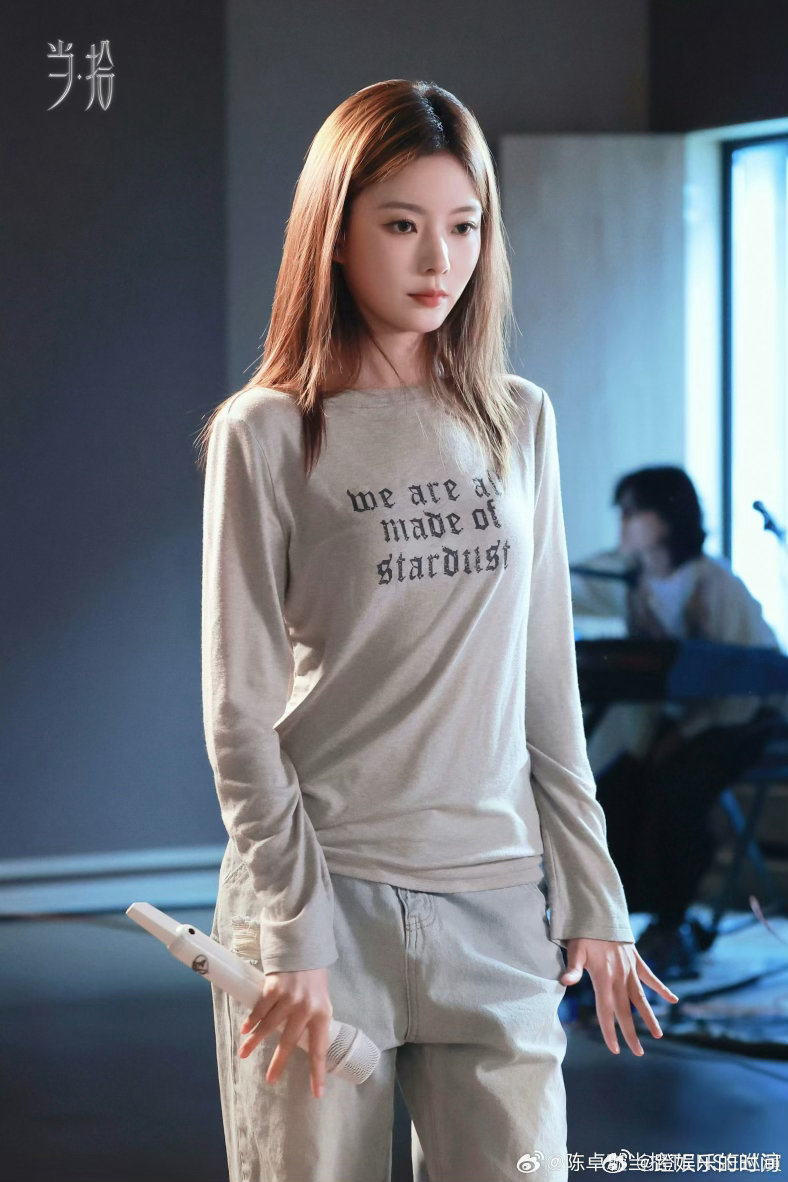 陈卓璇杭州站官宣陈卓璇说杭州见证了自己的音乐奔赴江南赴音乐之约，陈卓璇杭州演唱会
