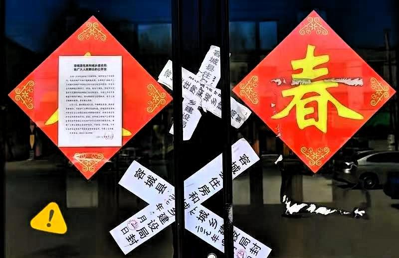 山西摔狗反杀案中的邻居，最开始是不愿意把自己家监控录像拿出来的，

好在有北京律