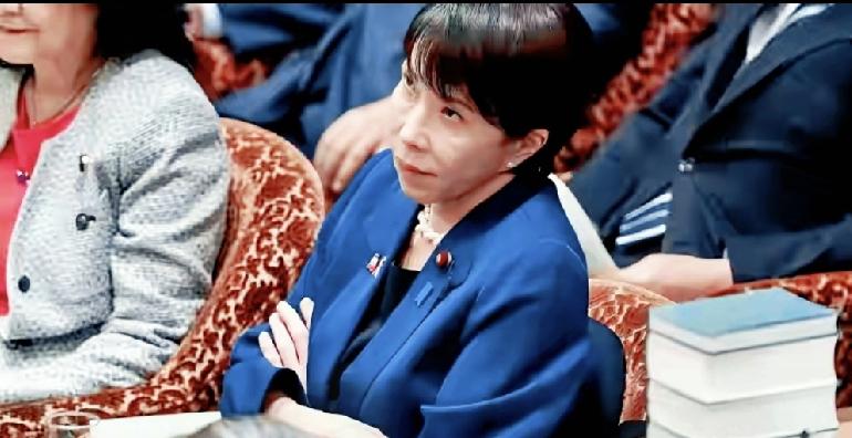 日本政府为何要松绑杀伤性武器出口日本放开武器出口，就是想重走军国老路！嘴上喊和平