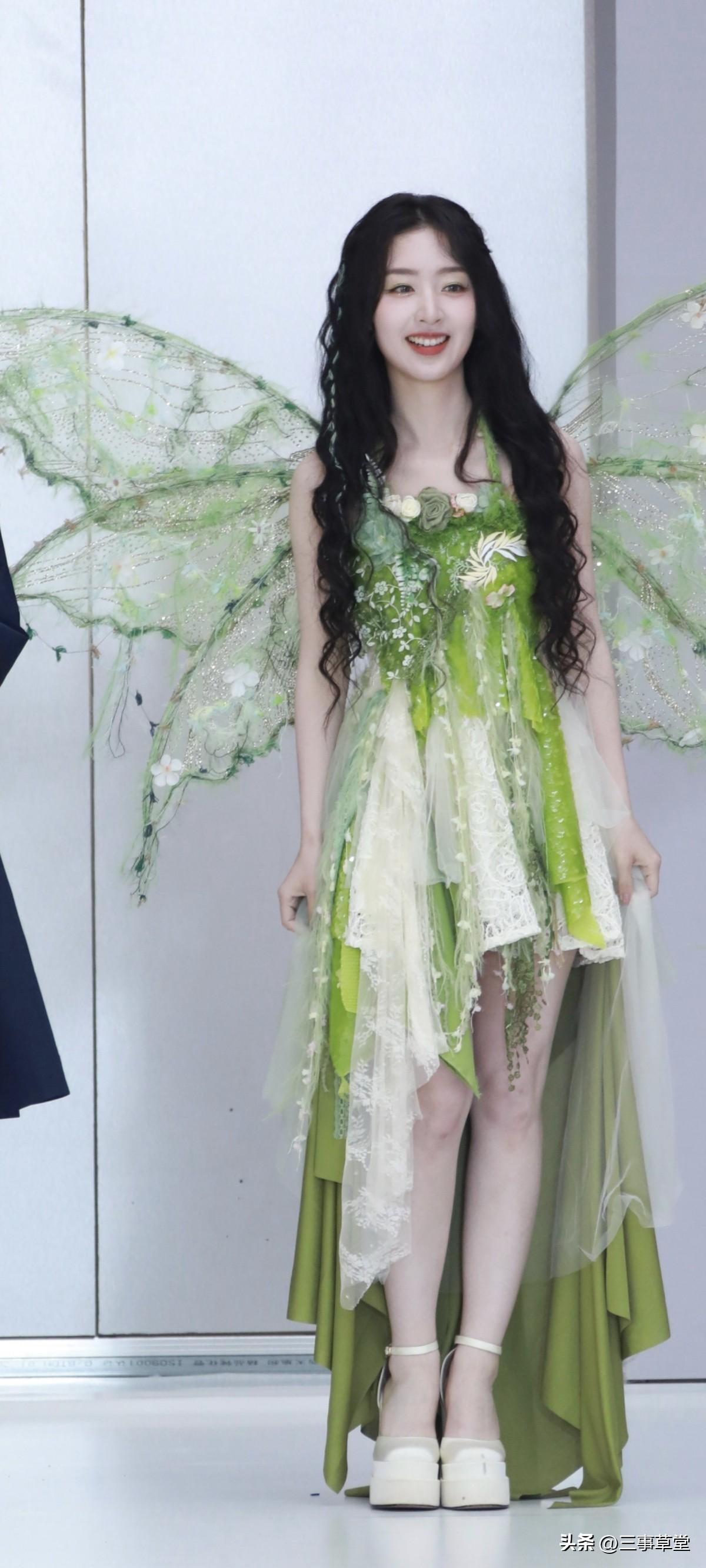 邓恩熙疯狂好六夜红毯生图，好美的精灵，太会拍了 神图有了！！