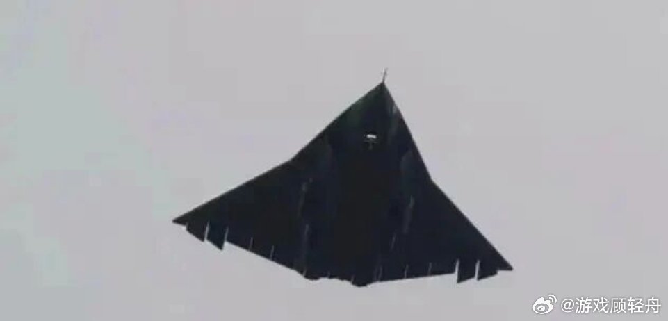 官方玩梗疑似小六官宣运20宣传片彩蛋引爆全网！“先加六爷再加小六”暗藏玄机，网友