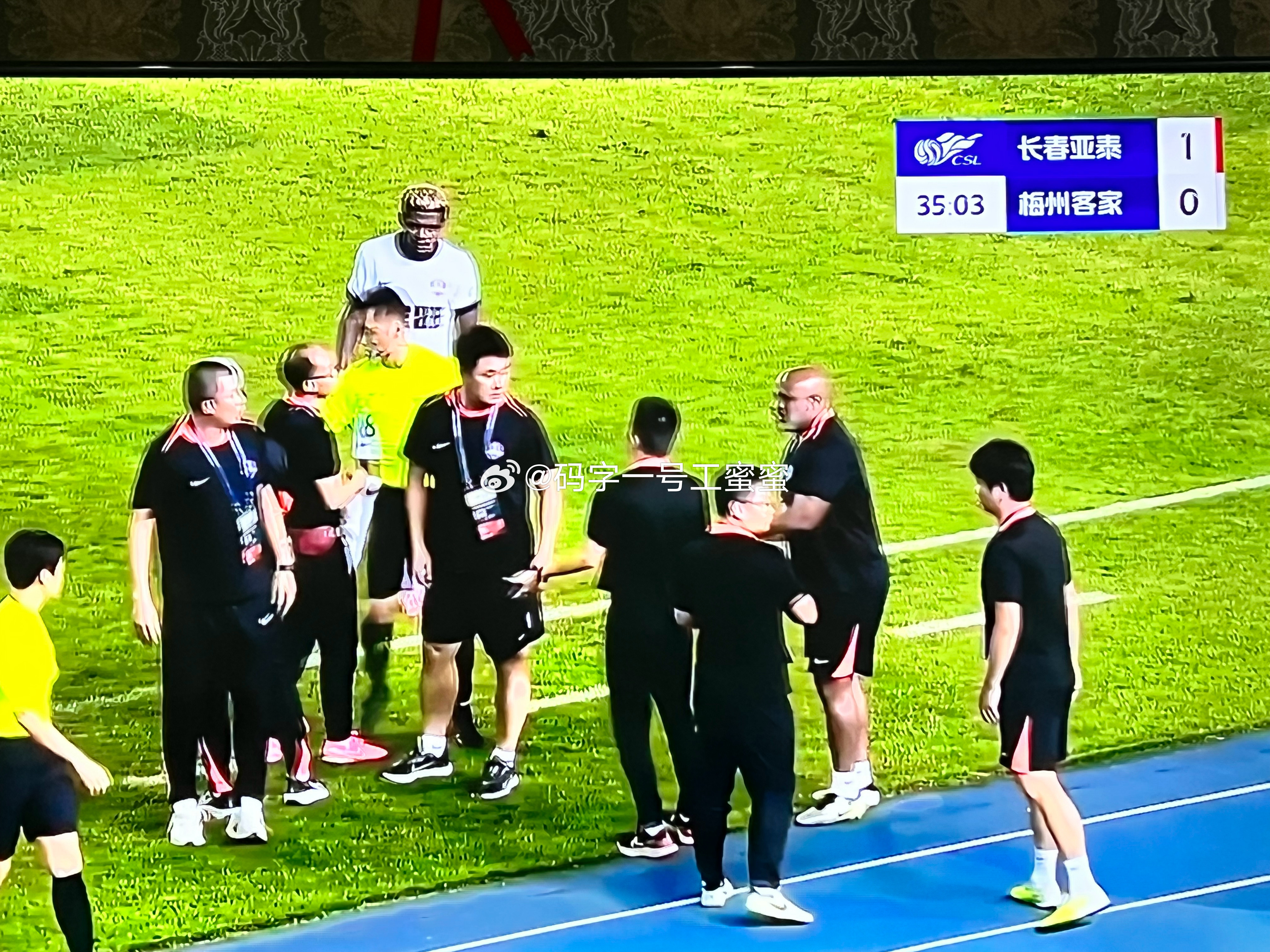 亚泰进球，梅州丢球，平衡打破。 ​​​