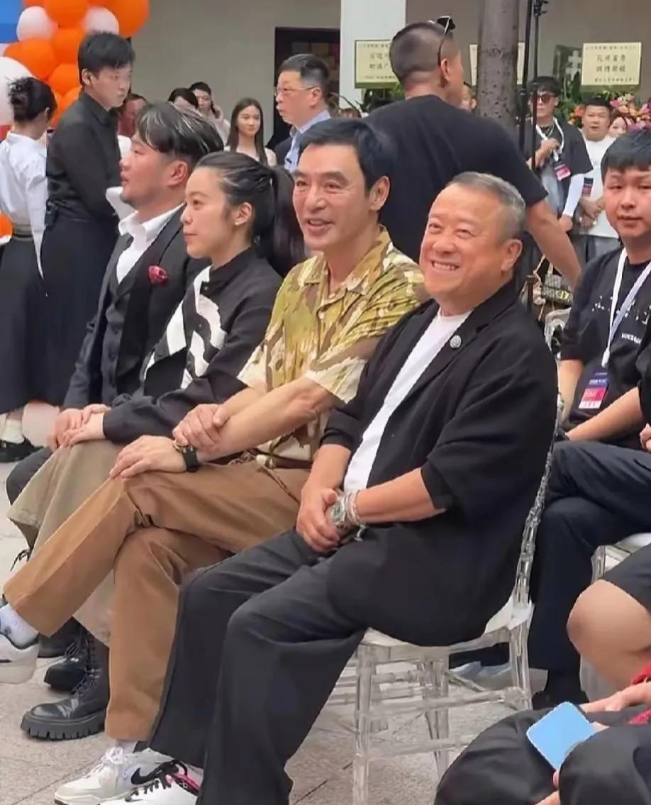 我一直以来都是个不信命的人，坚信人生的每一步都掌握在自己手中。然而，当我观看了三