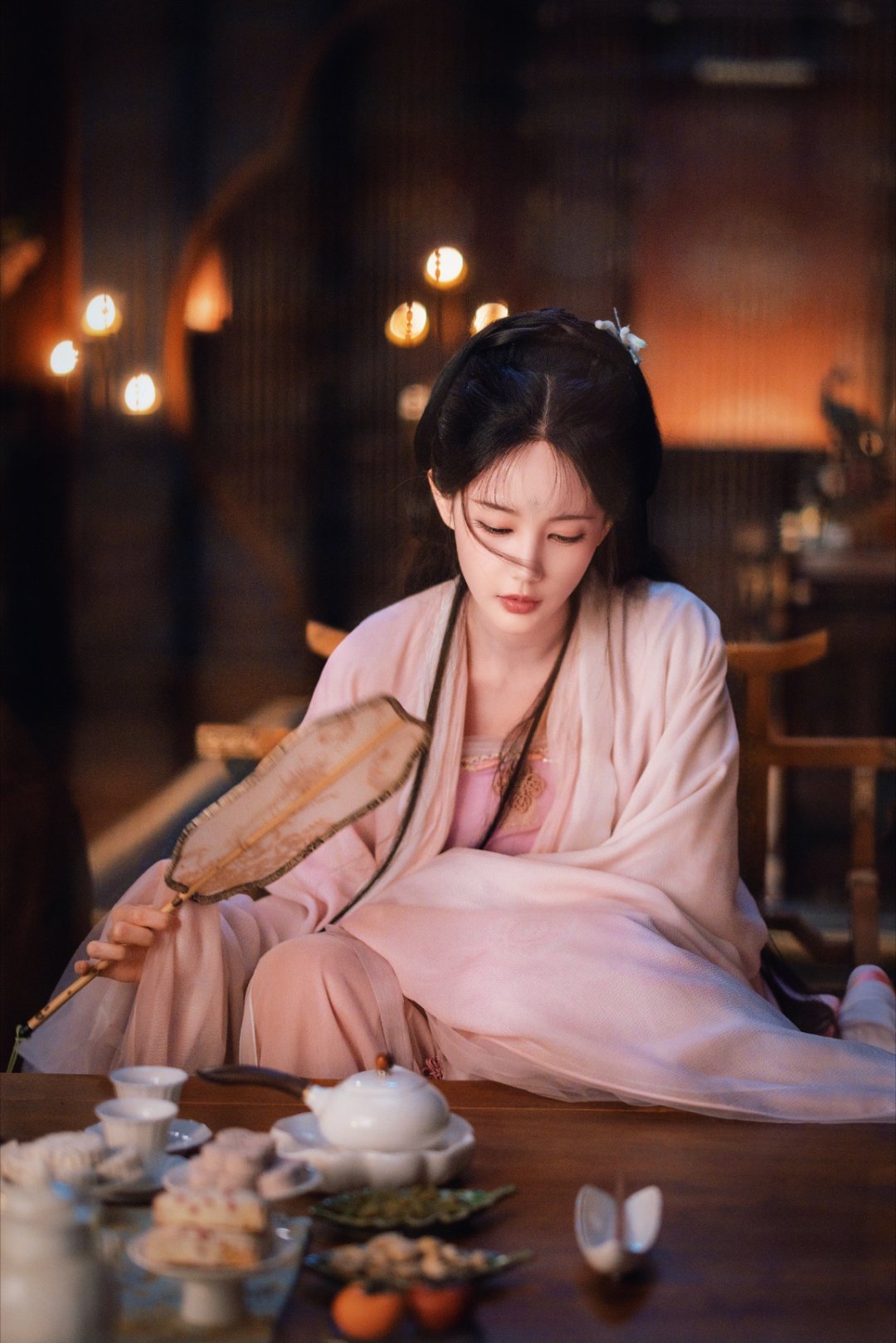 李一桐古乐风华录绝美寝妆谁懂啊！又轻易的被古乐风华录 李一桐的最新花絮照美到了，