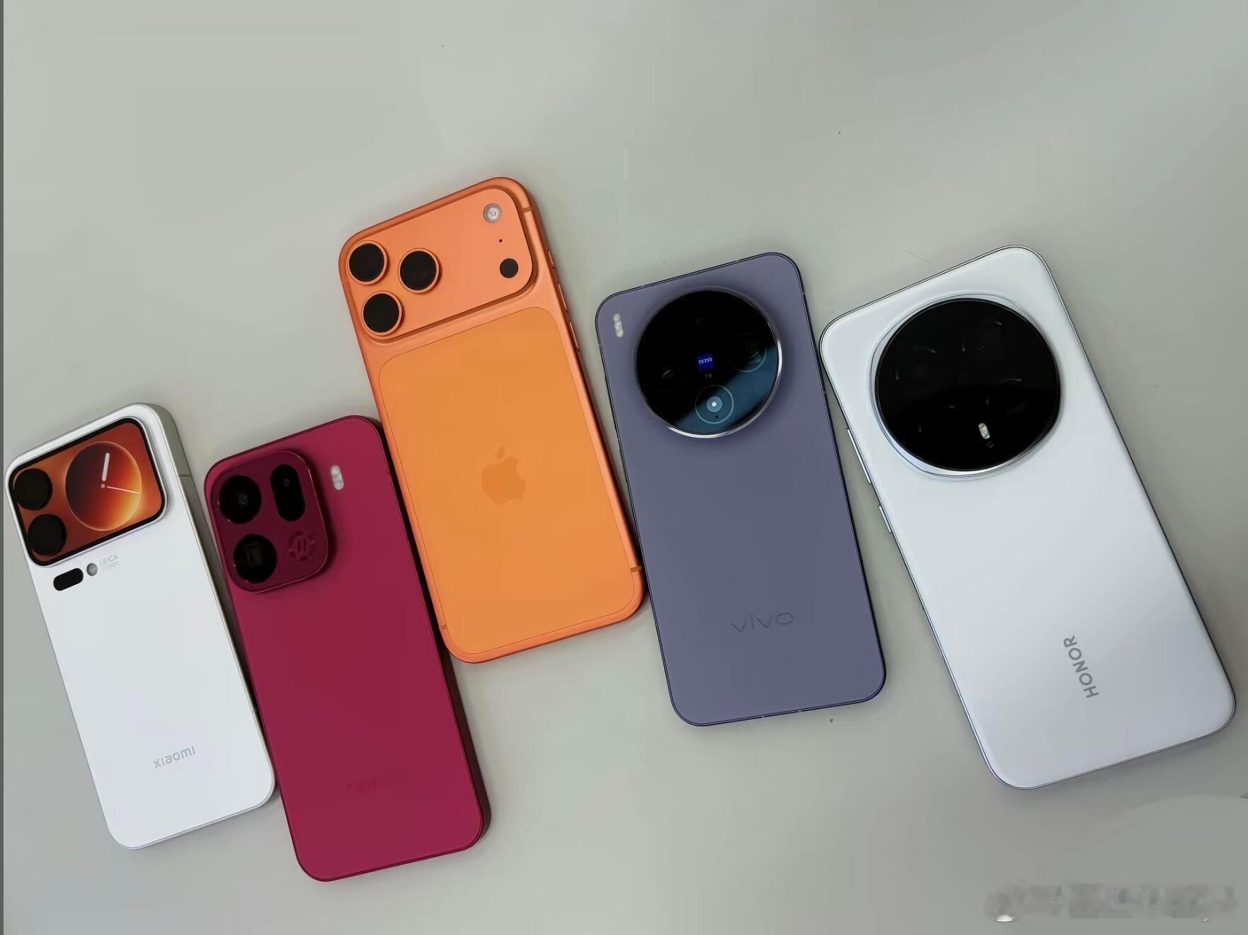 25年Pro机型谁更Pro2025旗舰机终极横评！5款Pro级机型谁是真神？纠结