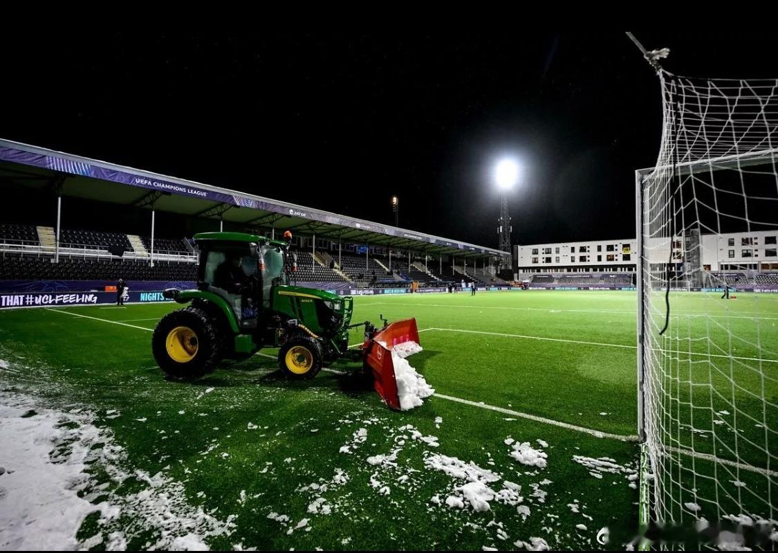 曼晚：曼城提前一天飞赴客场，瓜帅对博德闪耀人造草颇有微词1月19日《曼彻斯特晚报