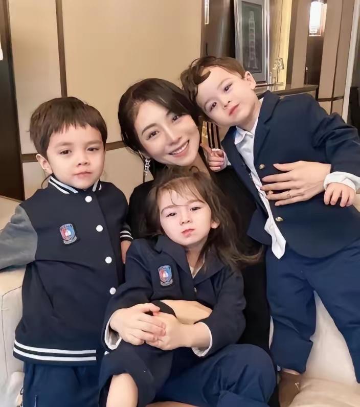 我不需要男人！”2018年，山东29岁女孩重金购买英国男性精子，一口气生了3个混