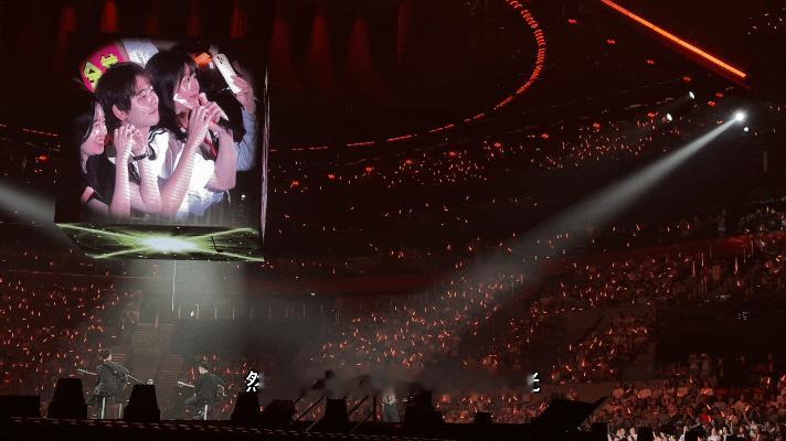 周兴哲演唱会是歌手分会场吧 大型回忆杀现场来袭，重庆开唱，《歌手2026》导演组
