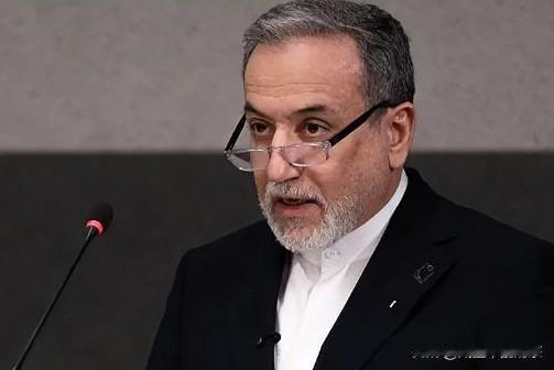 连夜紧急奔走！伊朗外长阿拉格齐这波连夜出访，节奏十分紧凑。
 
24号晚上直接开