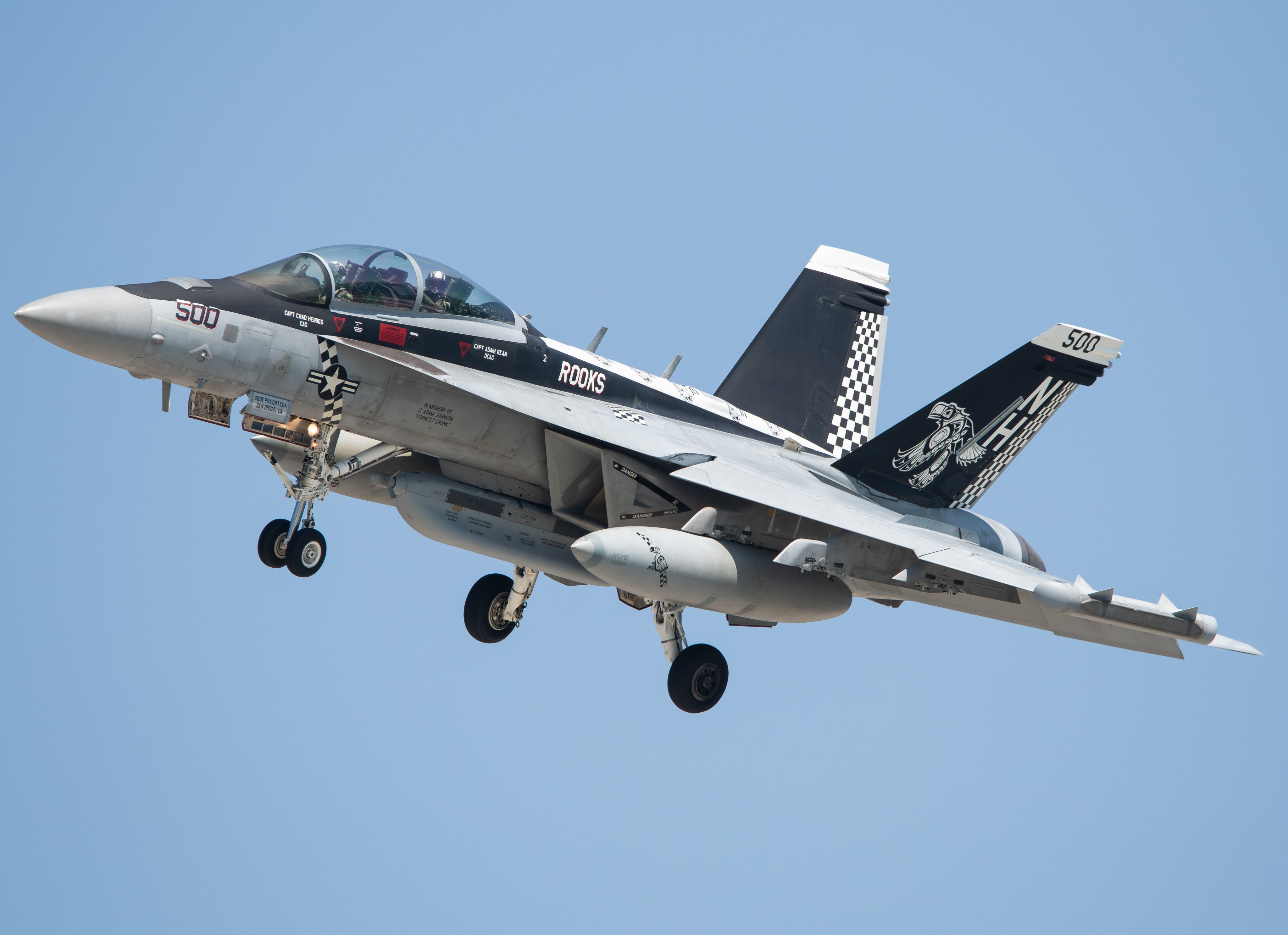 塑料虫/超级虫/电虫模型制作旧化参考 呼号“FLASHBACK500”：一架VA