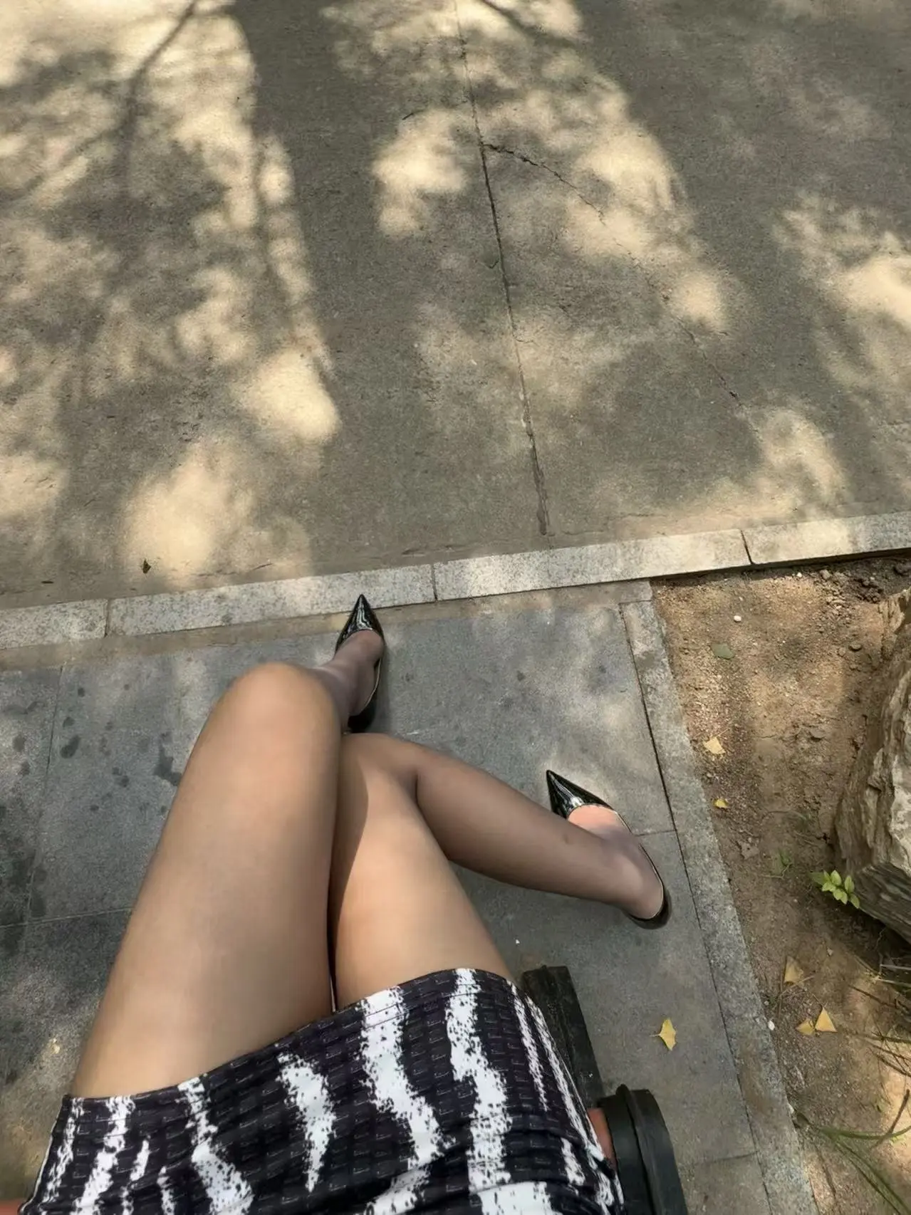 很热，很想，很闷！！对啊，就是那种想！！！感觉🉐好好发泄一下！！！！...