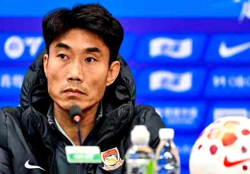 万万没想到，会是这番景。

两场比赛，0分，净吞6弹。46岁的郑智，第二次执教中