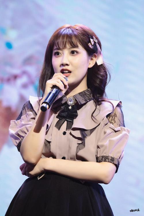 12月23日，李艺彤在30岁生日当天官宣告别丝芭传媒，十二年合约圆满落幕。从SN