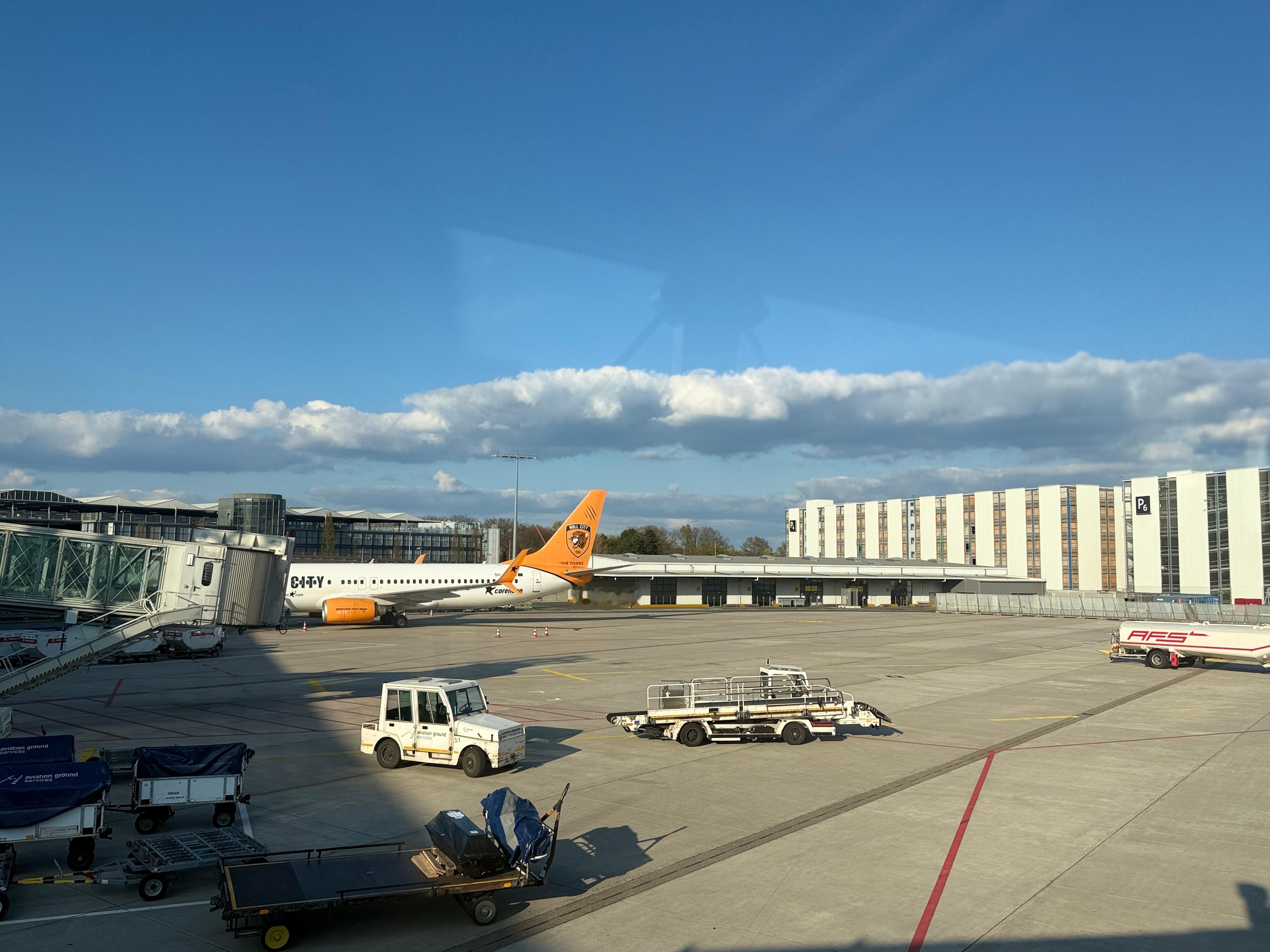 家人们晚上好～飞了一天终于到德国🇩🇪了！现在下午六点半！天气非常好～出发前往