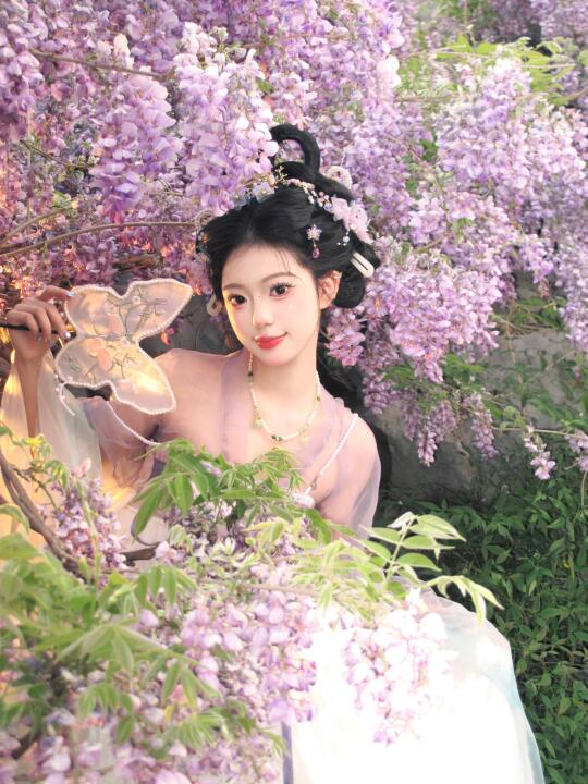 最近的紫藤花好米🔮甜妹汉服妆造🫧